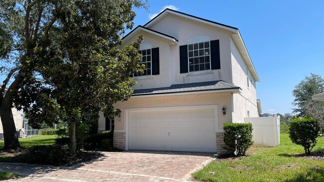 Building Photo - Resort Style Living! Gate Community! No Re...
