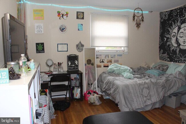 Foto del edificio - 107 Laurel Ave