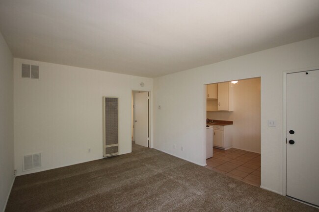 Building Photo - 56 Eloise St