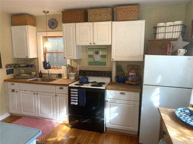 Foto del edificio - 28 Bacheller St