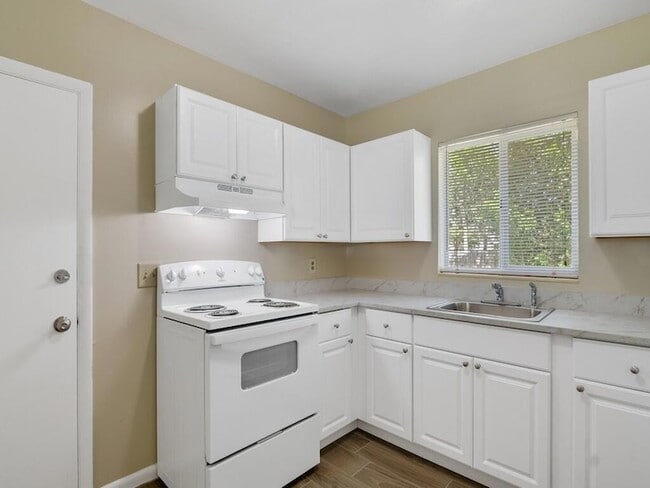 Foto del edificio - 7502 Pacific Ave