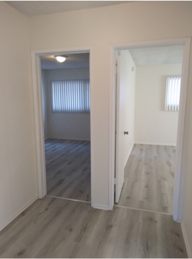 Foto del edificio - 15445 Moorpark St