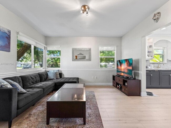 Building Photo - 201 Flagler Dr