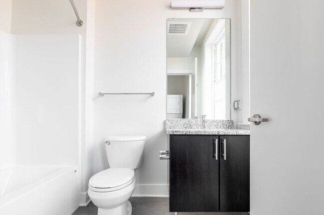 Foto del edificio - 17 W Main St