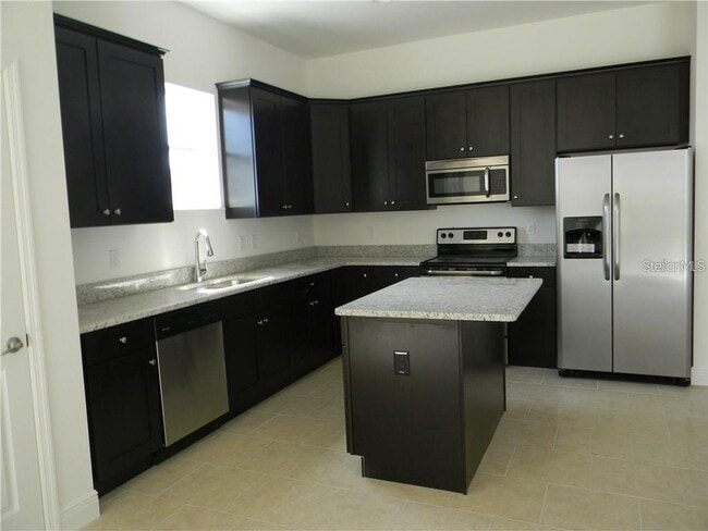 Building Photo - 1781 Oakgrove Ave