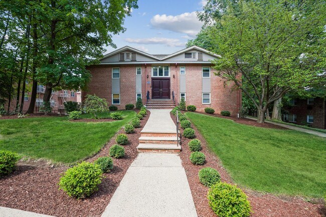 Building Photo - 361 Claremont Ave
