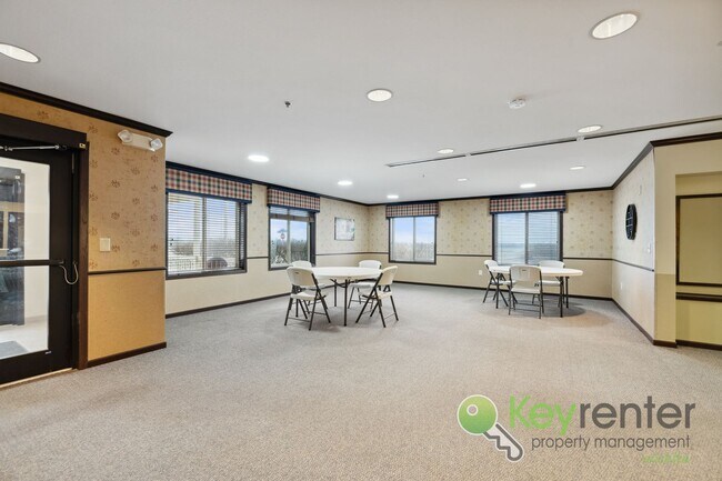 Foto del edificio - 1411 S Douglas Ave