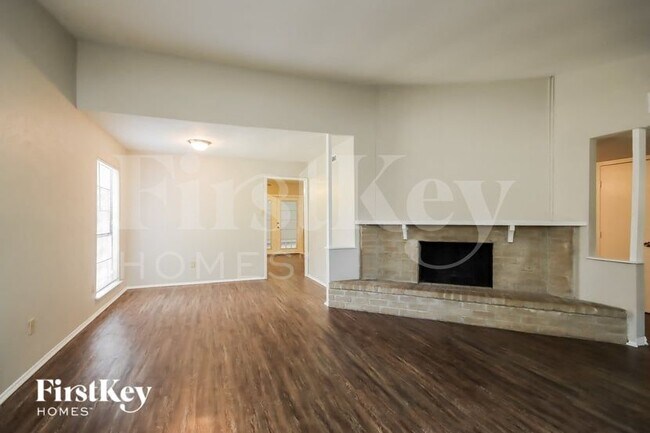Building Photo - 14658 Meyersville Dr