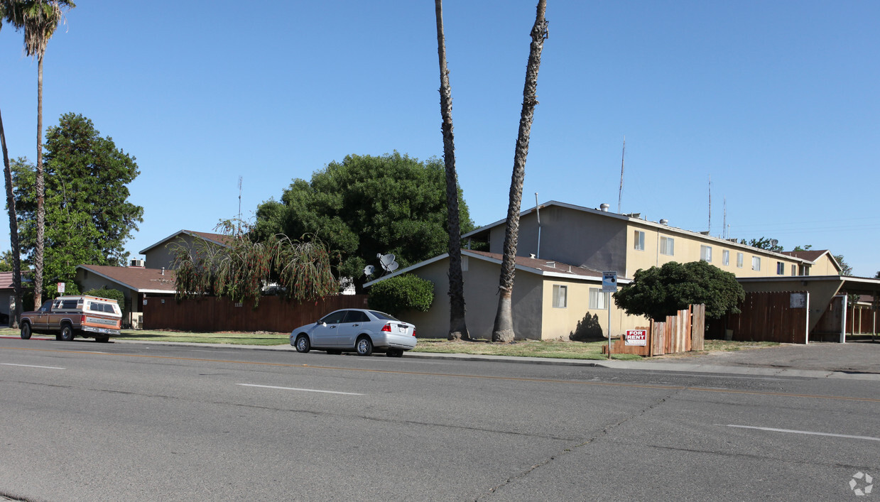 Primary Photo - Lemoore Arms Apartments