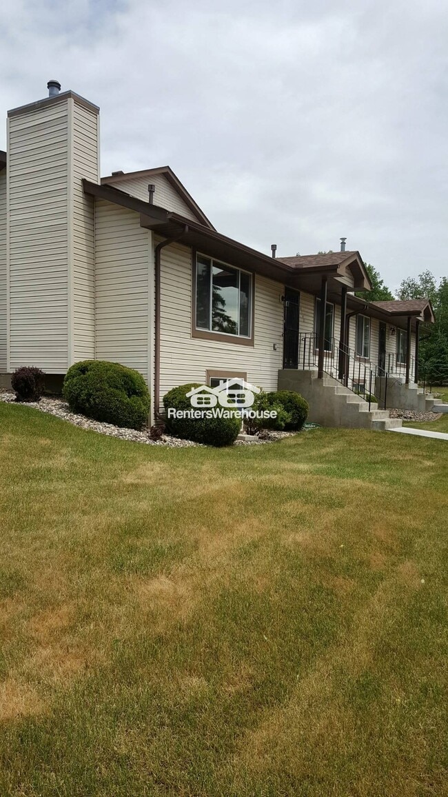 Building Photo - 6762 Gretchen Ct N