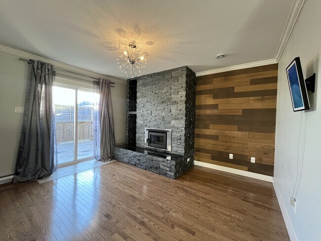 Building Photo - 16 Bridgeport St