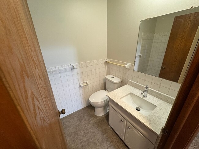 Foto del edificio - Renovated 2-bedroom 1-bathroom