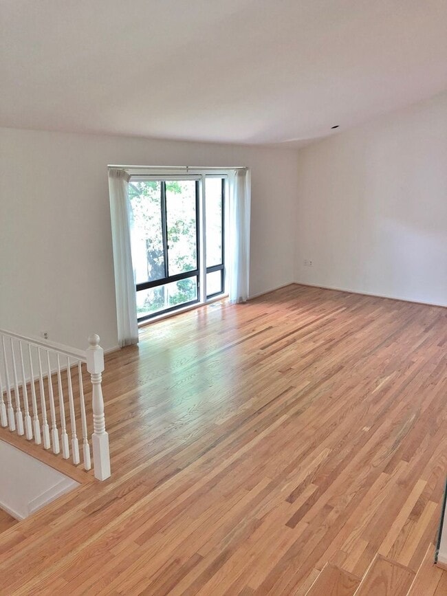 Foto del edificio - Spacious Potomac Beauty backs to Golf Course
