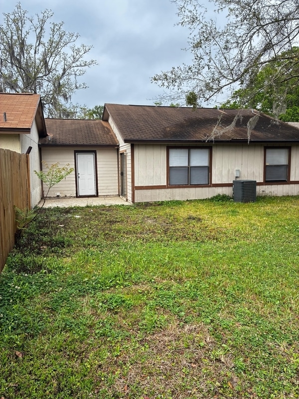 Building Photo - 10706 Meadowlea Dr