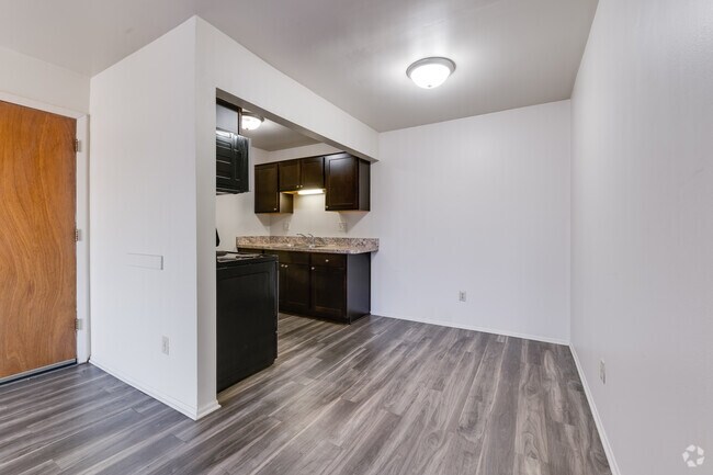 1HAB, 1BA - 594 - 616 ft² - REO Town Apartments