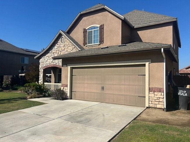 Building Photo - *Wait list full- Currently not accepting applications* 4 bedroom 2 bathroom in NW Visalia coming ...