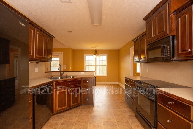 Foto del edificio - 182 Lee Rd 2180