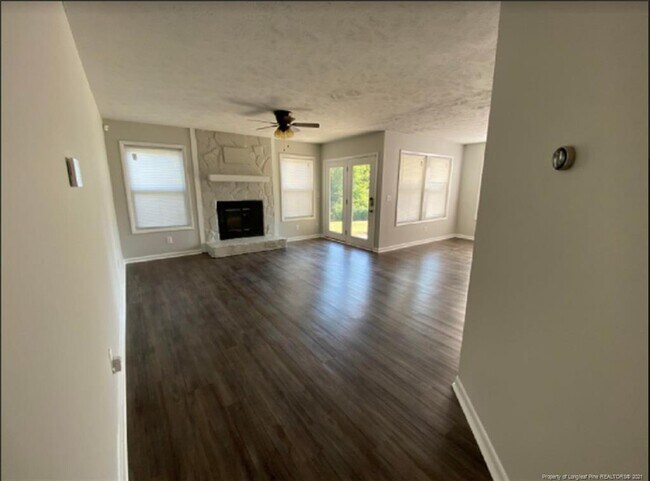 Building Photo - 6784 Willowbrook Dr