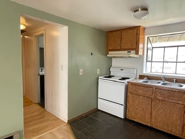Foto del edificio - CHARMING 3 BEDROOM IN SEATTLE