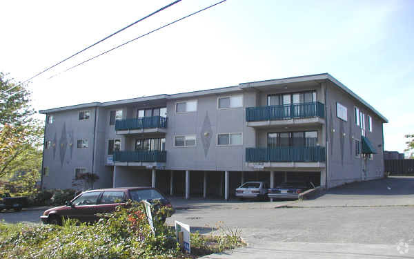 Building Photo - Twenty 15 Apartment Homes