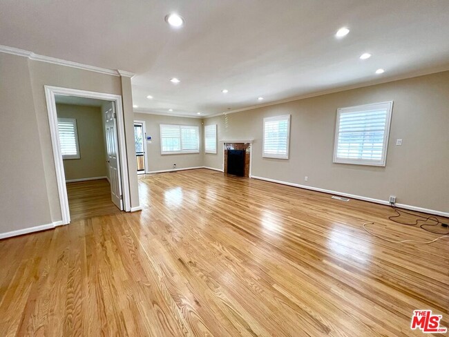 Building Photo - 3317 Burritt Way