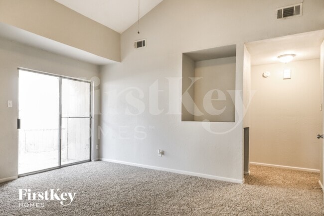 Foto del edificio - 3815 Derbyhall Dr