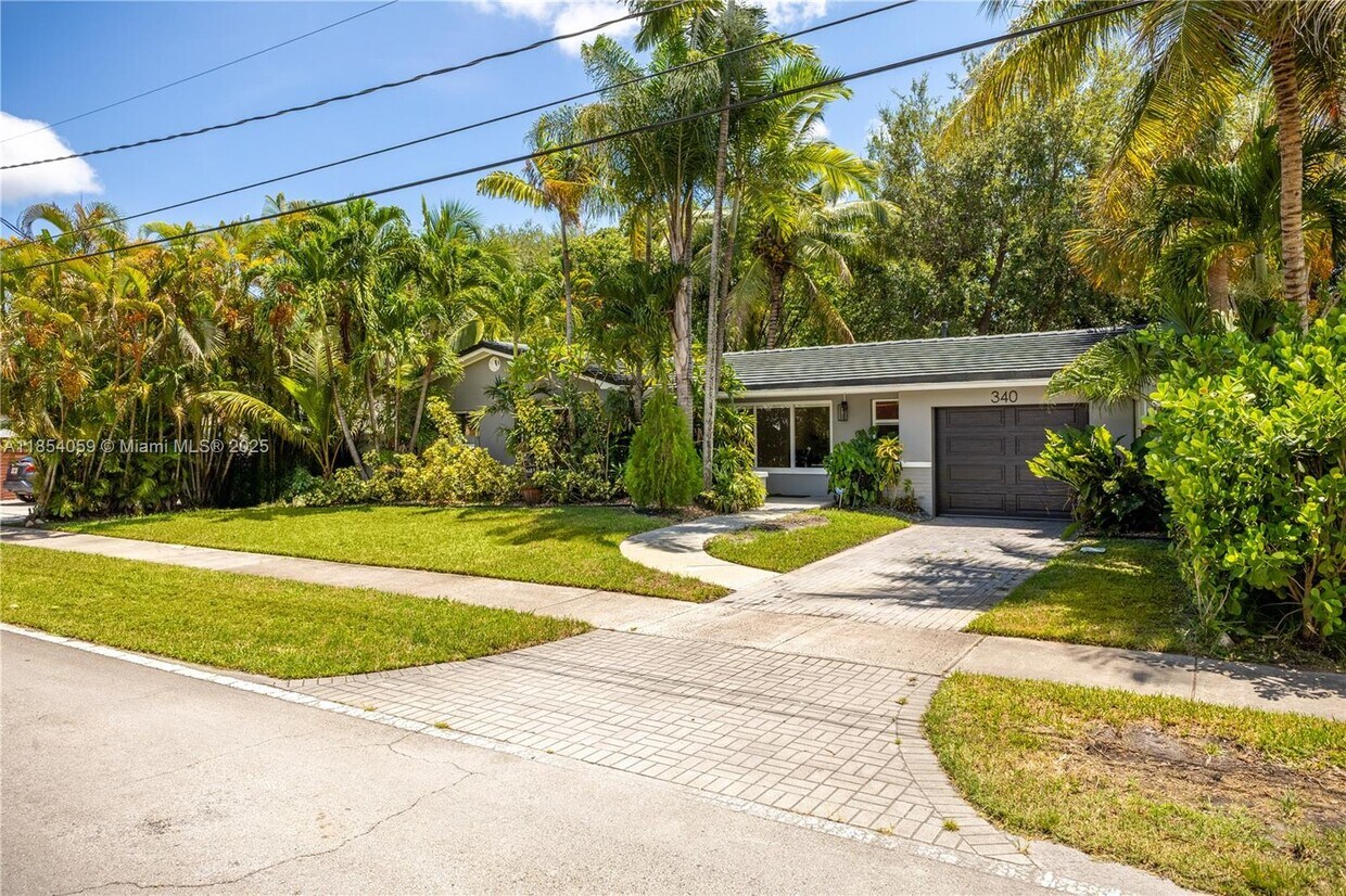 Foto principal - 340 NE 129th St