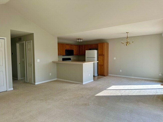 Building Photo - 2 bedroom 2 bath condo Sterling Heights