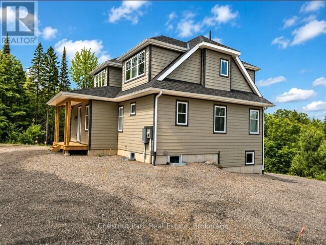 Photo du bâtiment - 1018 Ridgeline Dr