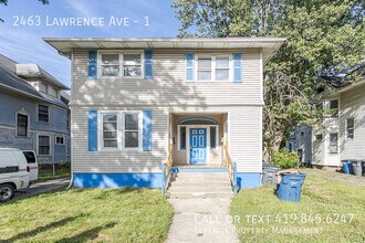 Building Photo - 2463 Lawrence Ave