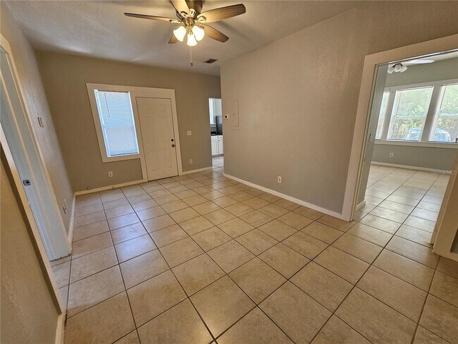 Foto del edificio - 1408 N Fort Harrison Ave