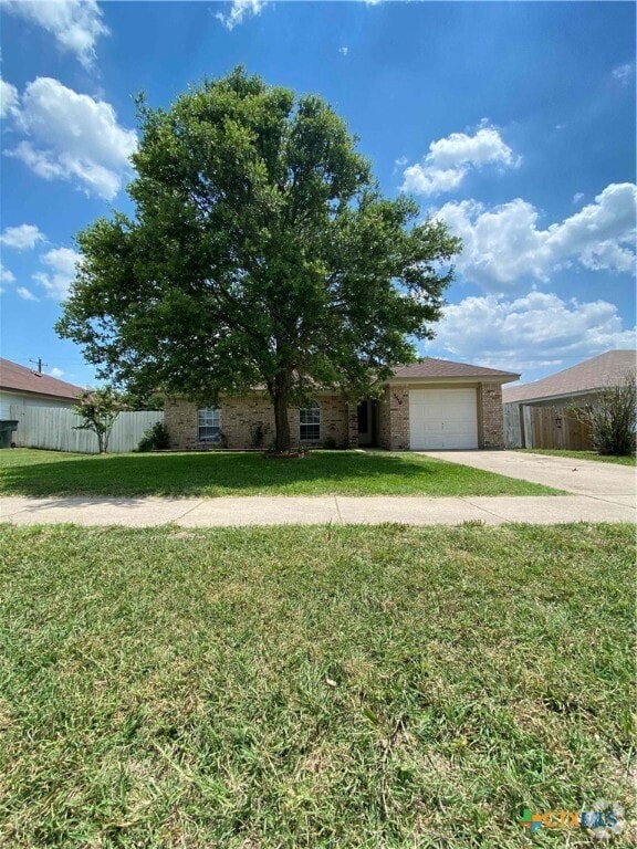 Building Photo - 3510 Crescent Dr