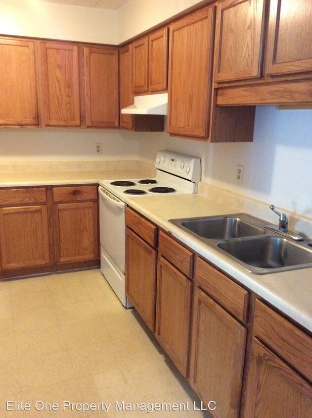 Primary Photo - 2125 Meadow Ln