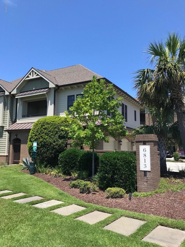 Building Photo - 6813 Mayfaire Club Dr
