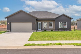 Building Photo - 2667 Cedrus Ave