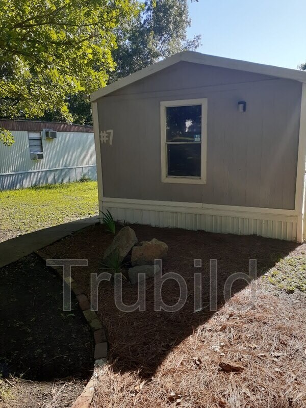 Building Photo - 7 Tency Ln NE