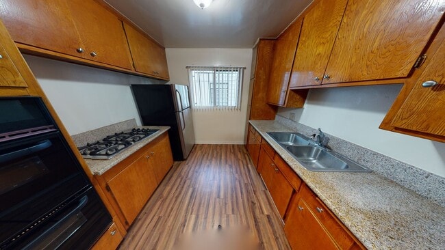 Interior Photo - 825 S. WINDSOR