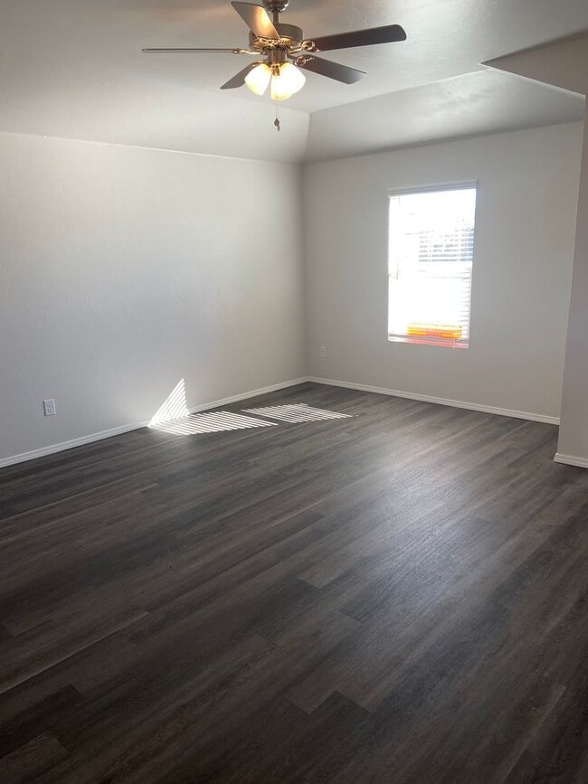 Building Photo - *New Year, New Home Special* Three Bedroom...