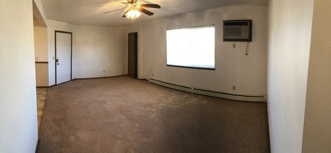 Living room - 1500 Northgate Dr