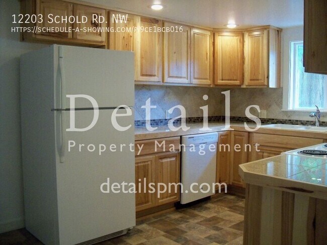 Foto del edificio - 12203 Schold Rd NW