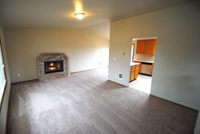 Building Photo - 1728 S 47th St