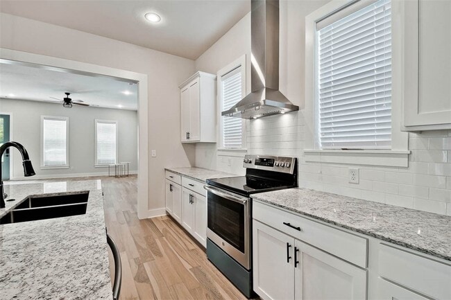 Foto del edificio - 930 S College Ave