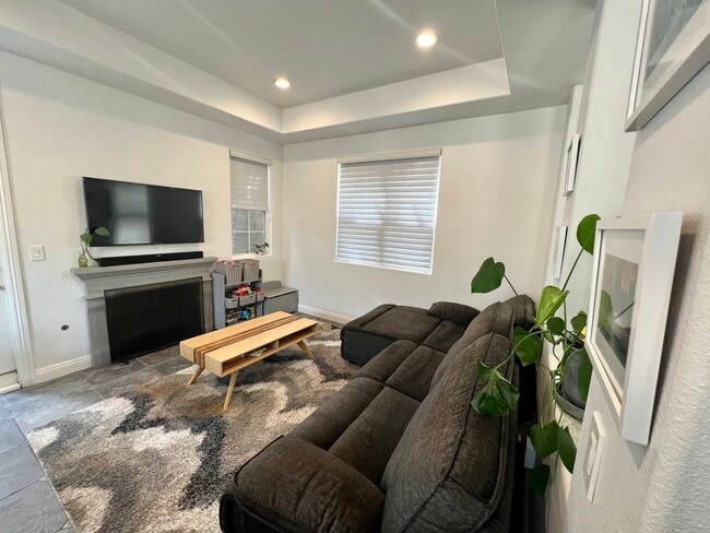 Building Photo - 26601 Country Creek Ln