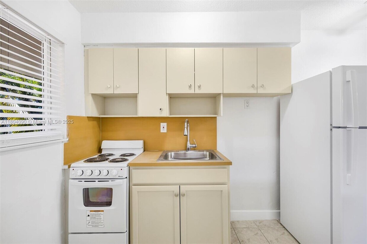 Primary Photo - 7155 W 14th Ct