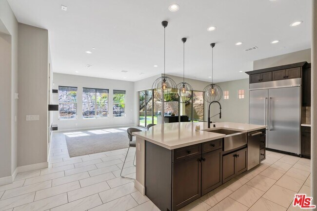 Foto del edificio - 24220 Sterling Ranch Rd