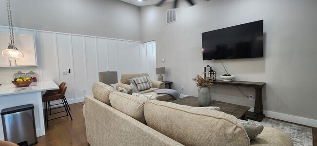 Foto del edificio - 6414 W Flanders Ln