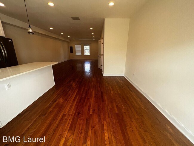 Building Photo - 4 br, 4.5 bath House - 5217 E St SE
