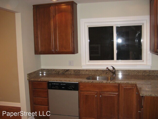 Building Photo - 1603 Bowling Green Dr N