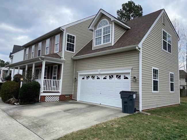 Building Photo - 4 Bedroom and 2 1/2 Bath 2-Story with Atta...