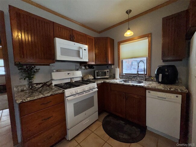 Building Photo - 19 Schultz Ln